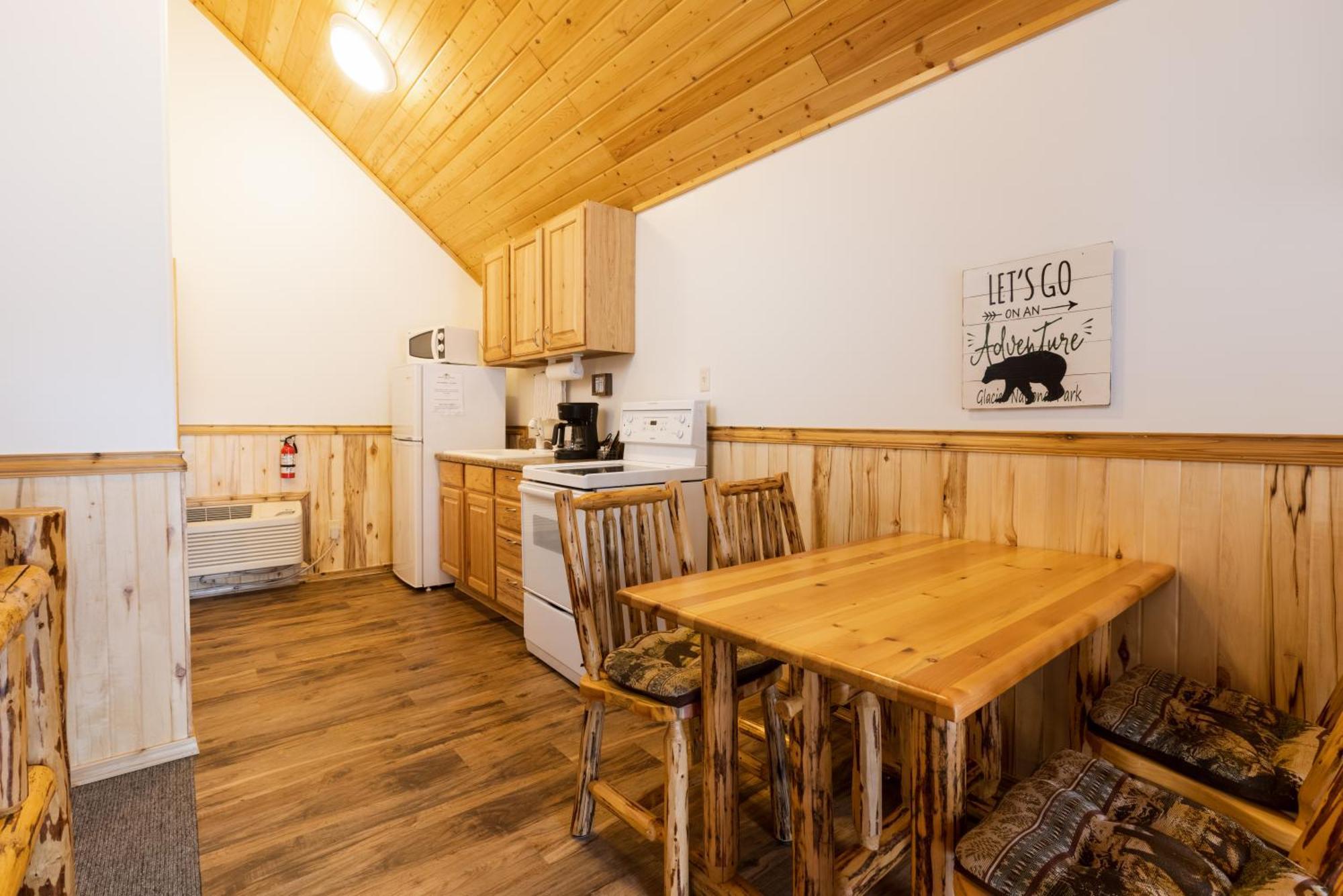 Beargrass Lodging & Rv Resort Hungry Horse Екстер'єр фото